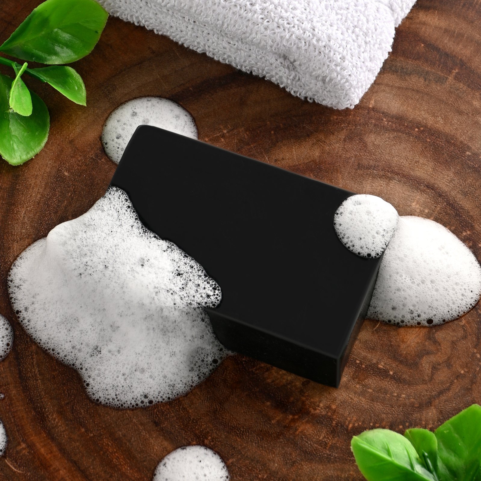 The Science of Post-Workout Sweat Odor: Why Standard Soap Fails Active Bodies